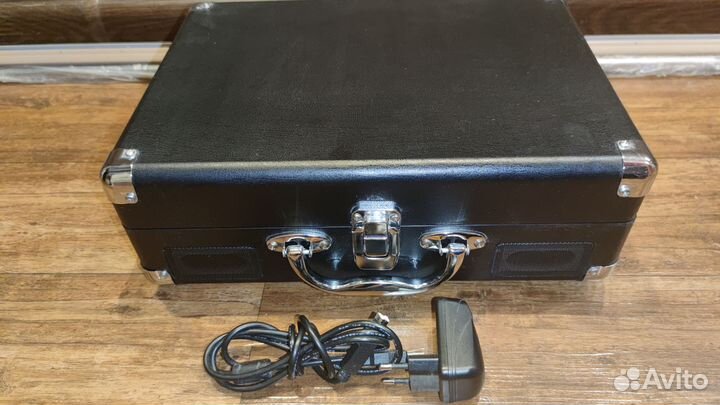 Виниловые проигрыватели ion / Lenco