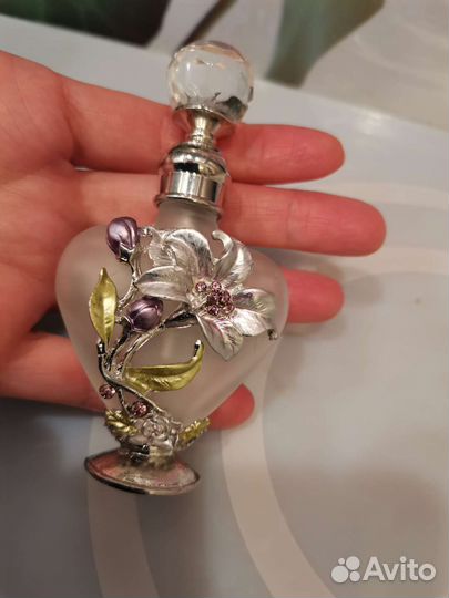 Новый ювелирный флакон для парфюма