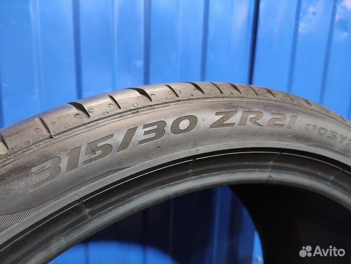 Pirelli P Zero PZ4 315/30 R21