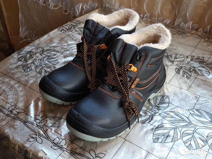 Ботинки теплые с железным носом