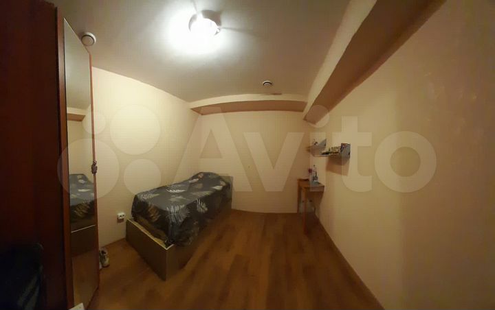 Комната 8 м² в 5-к., 1/6 эт.