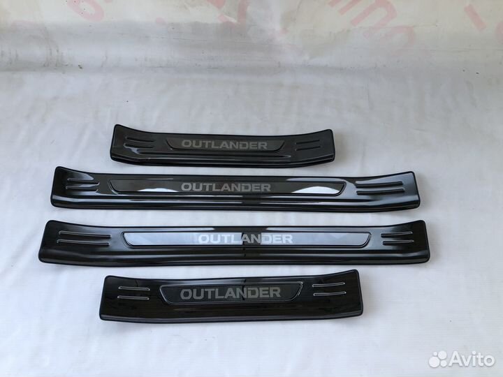 Mitsubishi Outlander 3 (12-23) накладки на пороги