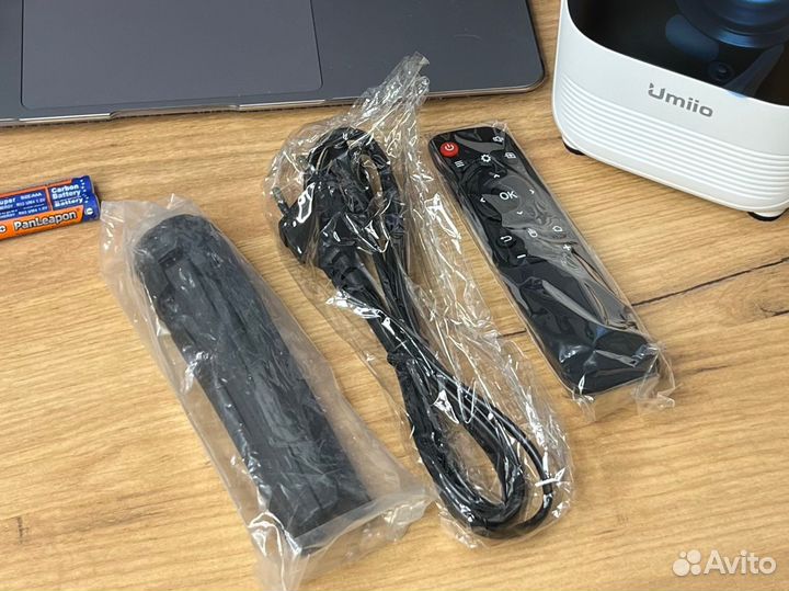 Мини проектор umiio
