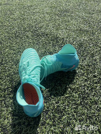 Футбольные бутсы nike