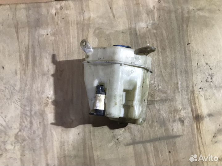 Бачок омывателя с моторчиком Kia Rio 1