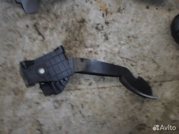 Педаль газа Opel Corsa D 2006