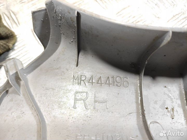 Обшивка стойки правая Mitsubishi Lancer 9