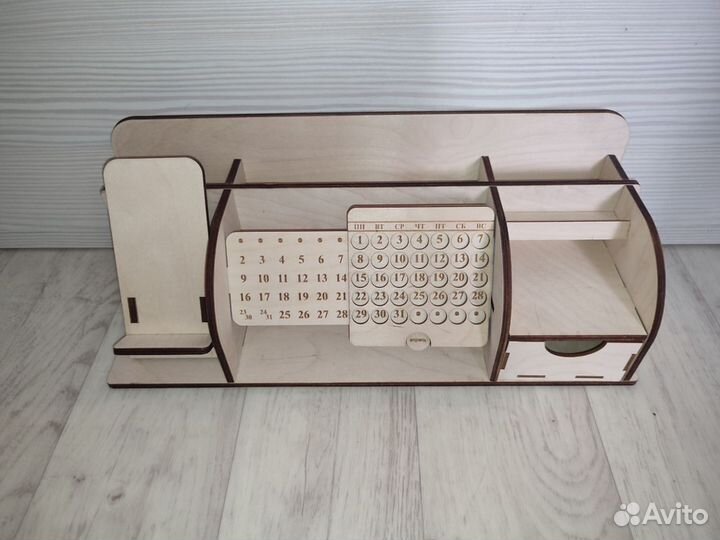 Деревянный органайзер под канцелярию