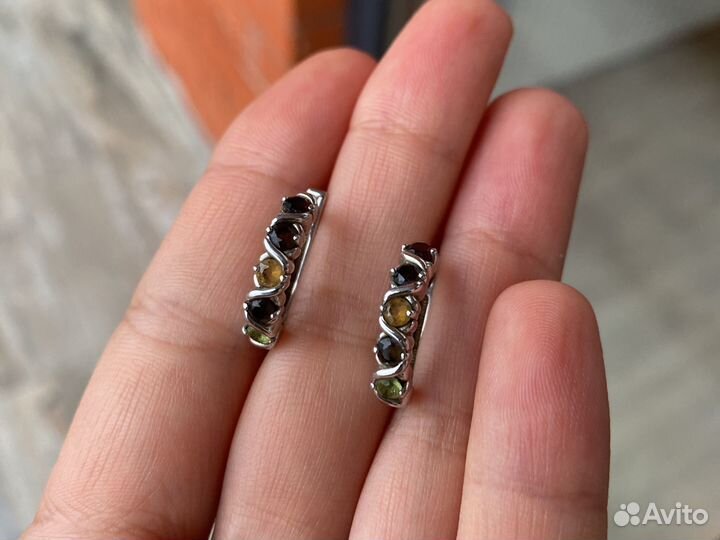 Серебряные серьги с натуральными камнями