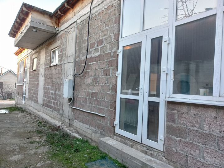 Продам торговое помещение, 196 м²