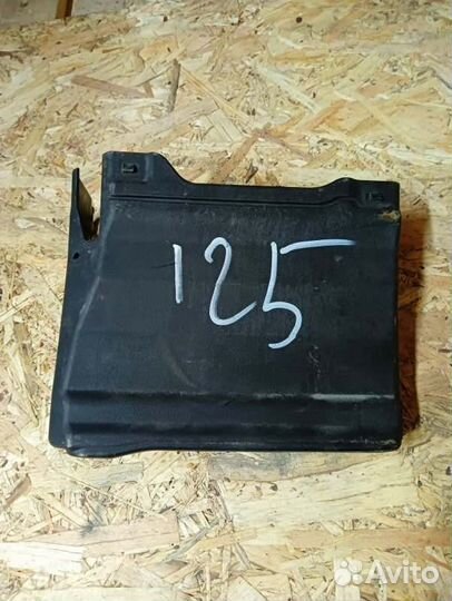 Крышка аккумуляторной батареи Volvo Cross Country