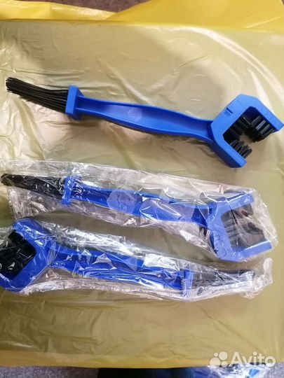 Щётка для чистки мото цепи