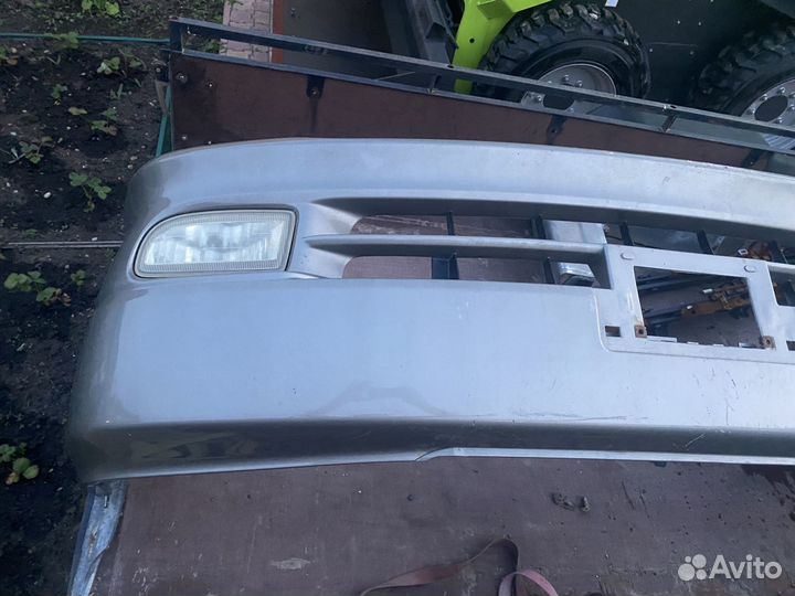 Продам бампера на Тойоту Grand Hiace