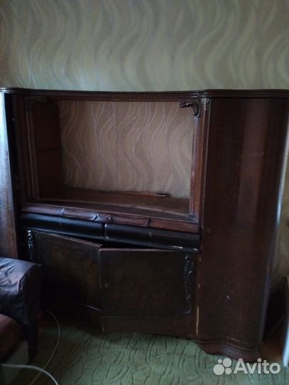Старинный буфет под реставрацию