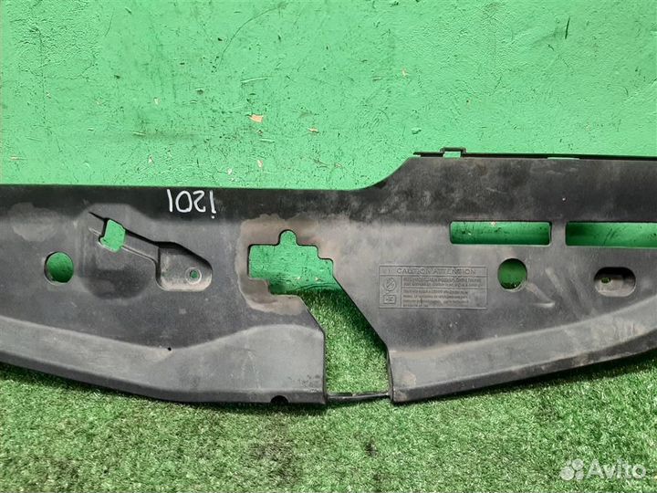 Накладка замка капота Toyota Verso R2 2009