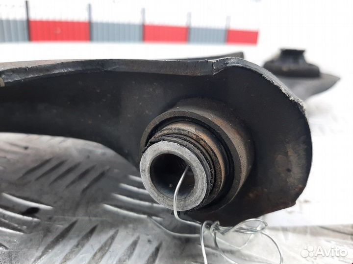 Рычаг передний правый Renault Scenic 2 рест. 2008