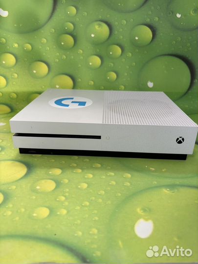 Игровая приставка Microsoft Xbox ONE S
