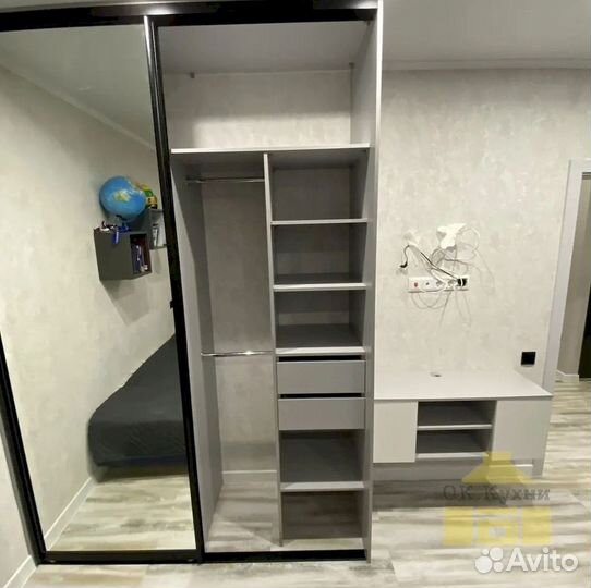 Распашной шкаф