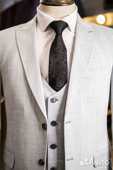 Мужской классический костюм