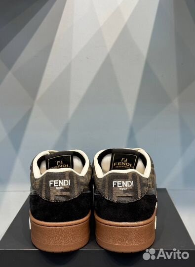 Кроссовки Fendi