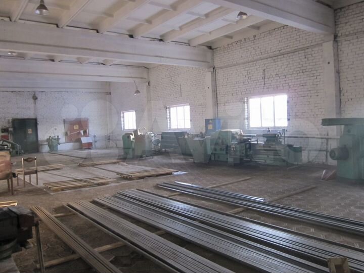 Склад, 1800 м²