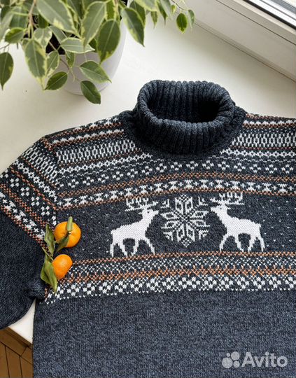 Свитер с оленями шерсть