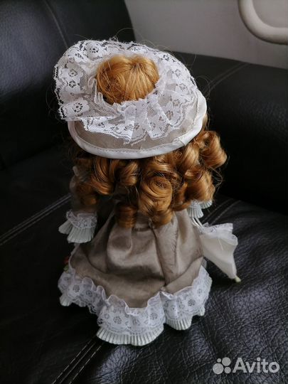 Кукла фарфоровая коллекционная, 25 см