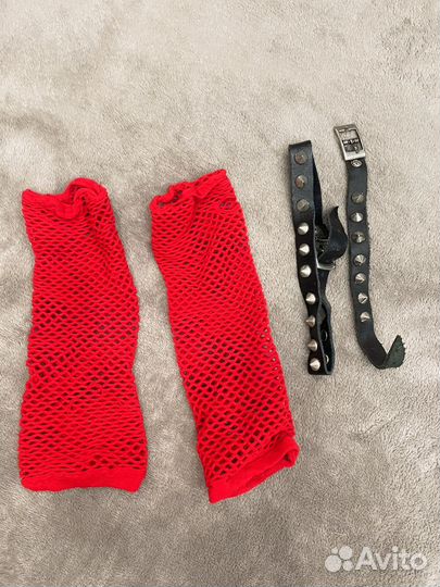 Чокер и браслет, рукава