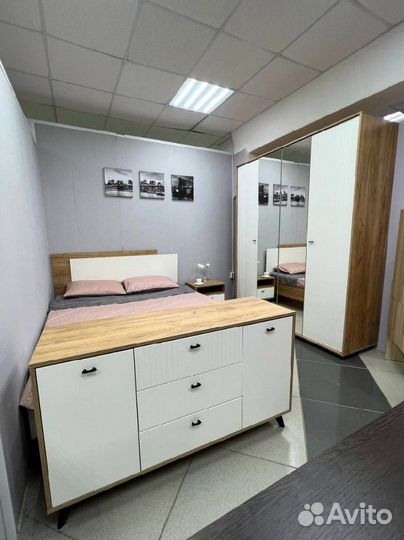 Комод большой мдф белый/дуб золотой