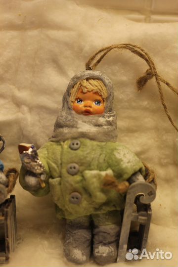 Ватная игрушка девочка с санками