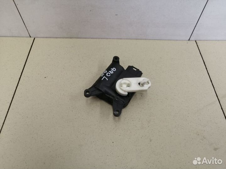 Моторчик заслонки отопителя Tiguan 2011-2016