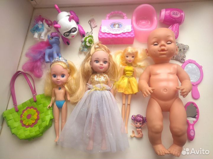 Набор кукол игрушек