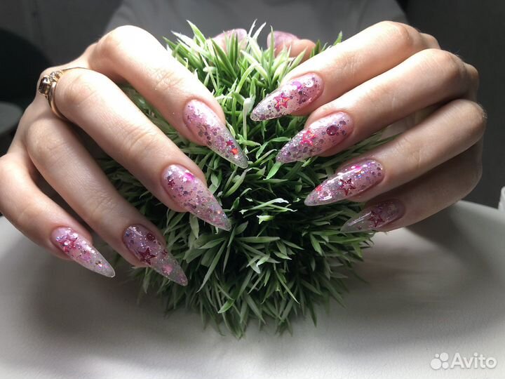 Мастер маникюра и наращивания ногтей