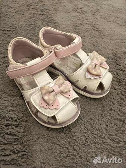 Сандалии для девочки 22-23