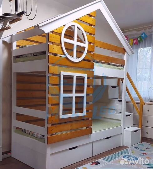 Двухъярусная кровать
