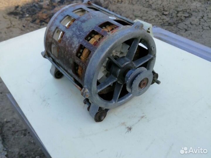 Двигататель стиральной машины