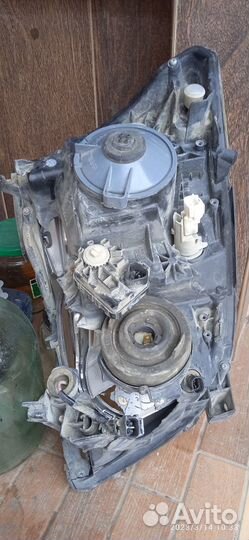 Фара передняя левая Toyota Avensis T250 2008