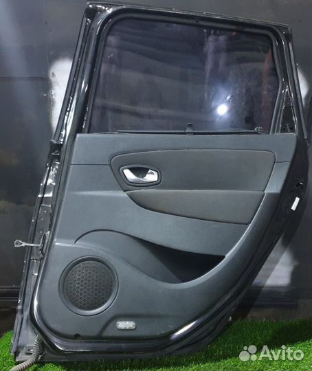 Дверь задняя правая Renault Scenic III