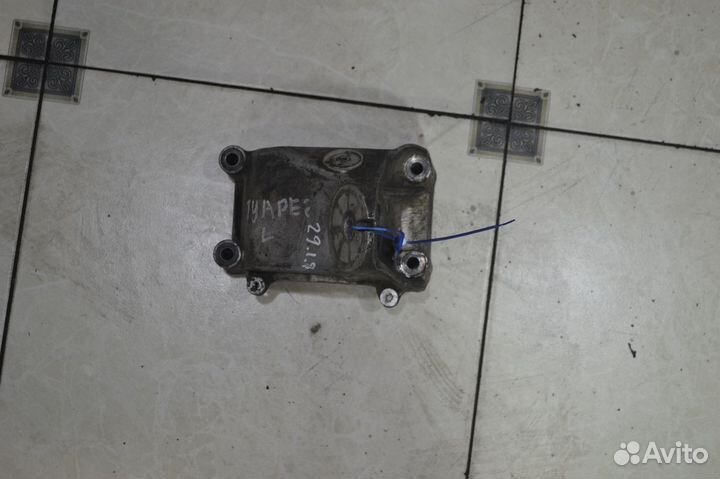 Кронштейн двигателя левый Volkswagen Touareg