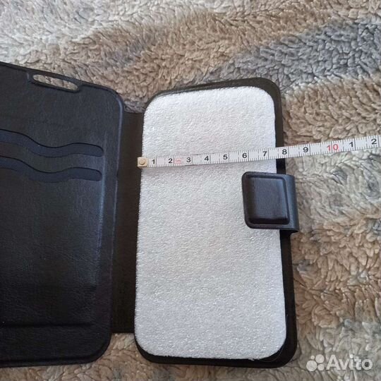 Универсальный чехол для смартфона