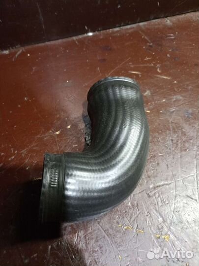 Патрубок интеркулера skoda octavia 1,8т agu