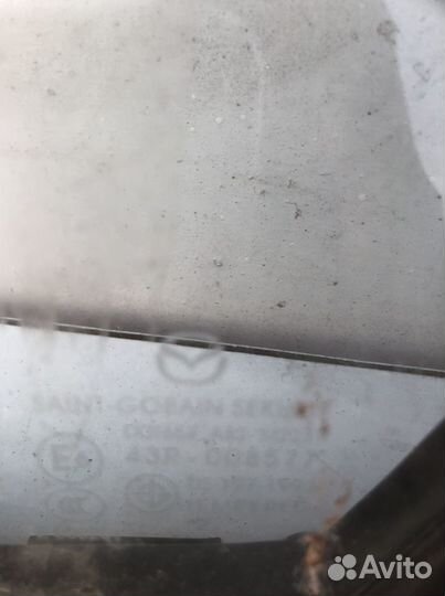 Форточка левая Mazda 3 BL