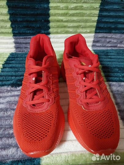 Кроссовки женские 38 размер новые