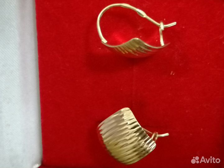 Золотые серьги пластины