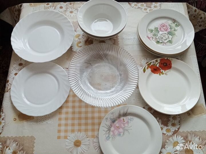 Посуда (кружки, стаканы, тарелки)