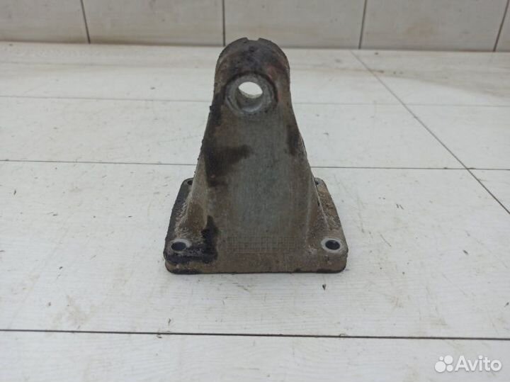 Кронштейн опоры двигателя правый Ssang Yong Kyron