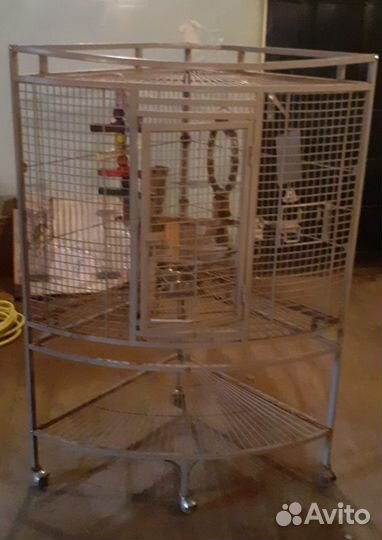 Большая клетка для птиц