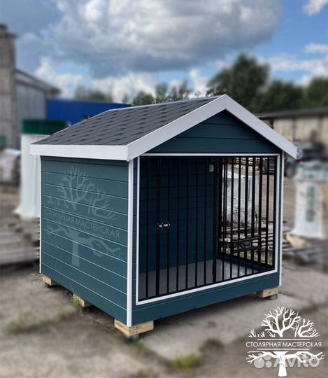 Будка вольер зимняя с отсеком для хранения