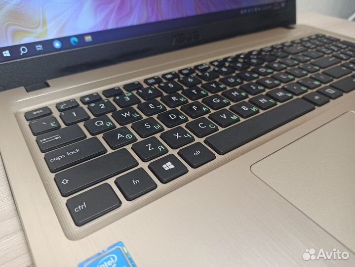 Быстрый офисный ноутбук Asus VivoBook