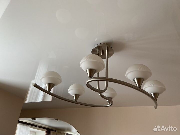 Люстра подвесная потолочная. Светильник
